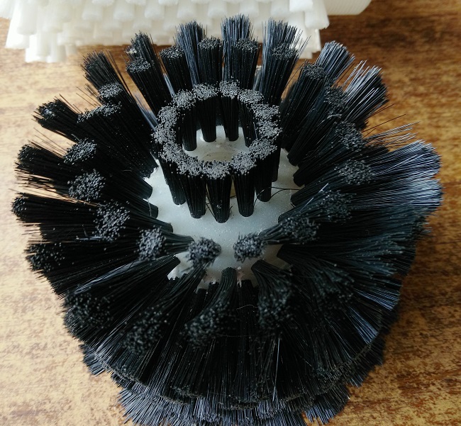 安裝在清（qīng）洗機械內部毛刷